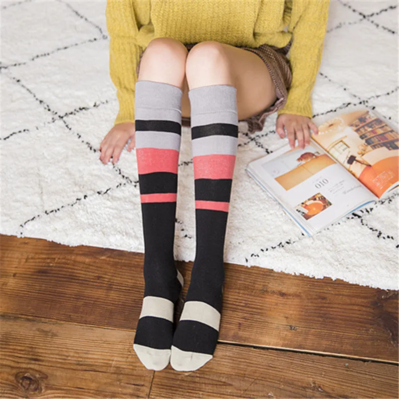 Contrasting color knee-length women's socks