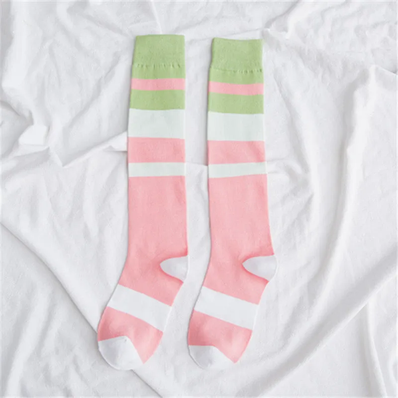 Contrasting color knee-length women's socks